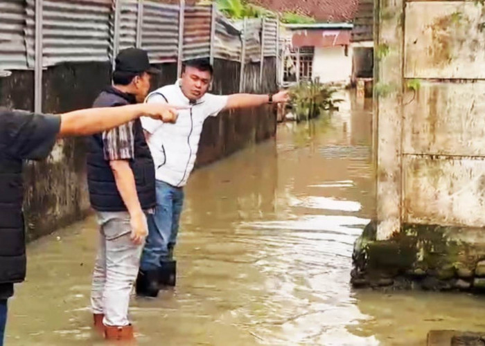 Pascahujan Deras, Sekda Palembang Sisir Titik Genangan Air di Kebun Bunga, Ternyata ini Penyebabnya?   