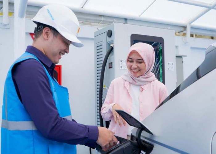 Gandeng Indosat Business, PLN percepat Ekosistem EV Lewat Digitalisasi SPKLU dan Transformasi Layanan Energi