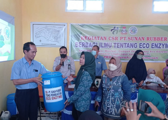 PT Sunan Rubber Salurkan CSR Dengan Membagikan  Ilmu  Tentang Manfaat Eco Enzyme