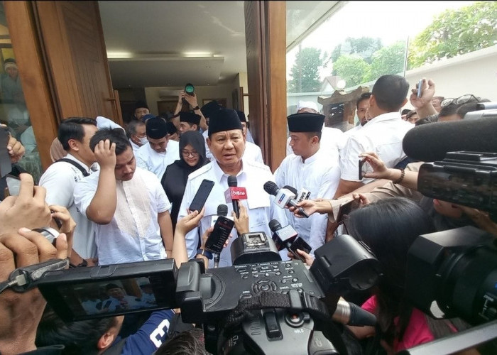 Prabowo Malayat ke Rumah Duka Desmond Mahesa, Kenang Awal Berjuang Mendirikan Gerindra