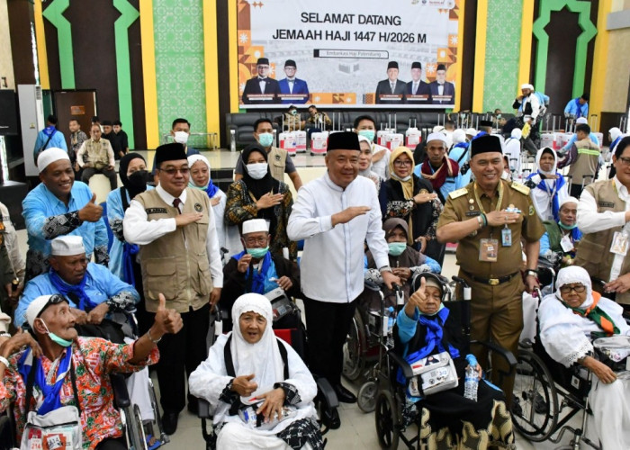 Alhamdulillh, 443 Jemaah Haji Kloter 1 Asal OKU Timur Kembali ke Tanah Air, Disambut Langsung Wagub Cik Ujang 