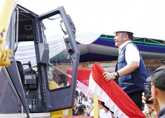  Gubernur Herman Deru Groundbreaking Jalan Hauling 10,46 Km di Muba, Dorong Ekonomi dan Keselamatan