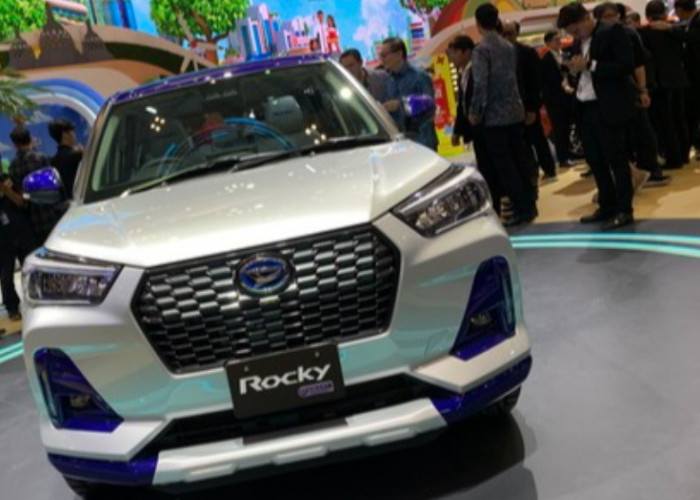 GIIAS 2024, Daihatsu Pamer SUV Irit dan Ramah Lingkungan, Rocky e-Smart Hybrid Diklaim Konsumsi BBM 1:28 Km/L