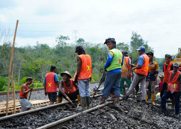 Waspada Cuaca Ekstrem, KAI Divre III Palembang Jaga 30 Titik Daerah Rawan Bencana