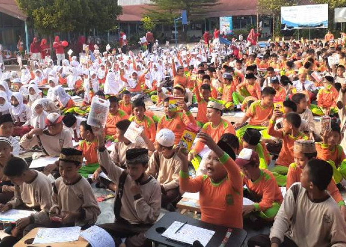 1.000 Pelajar SD se-Kota Palembang Mewarnai dengan Crayon Standar Internasional
