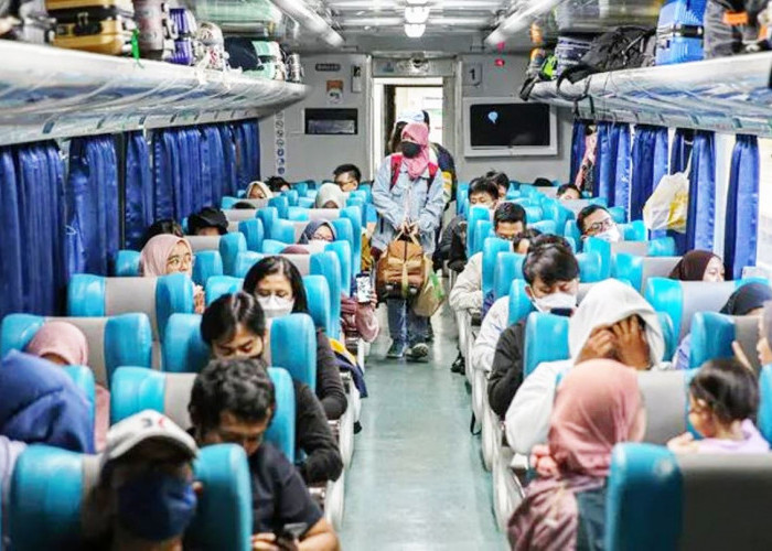 Awal Tahun Baru 2025, KAI Divre III Angkut 10.036 Orang Gunakan Kereta Api untuk Bepergian