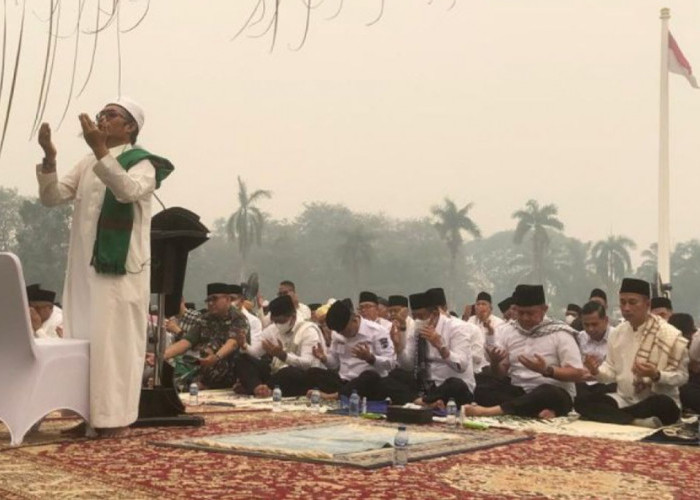 Pemprov Sumsel Kembali Gelar Salat Istisqa, Minta Hujan di Tengah Kabut Asap