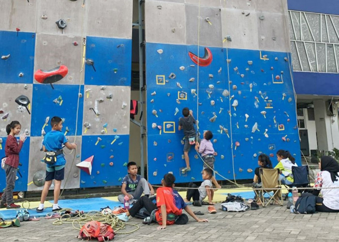 Tambah Keren, Anak Usia Dini Kini Bisa Panjat Tebing di UBD