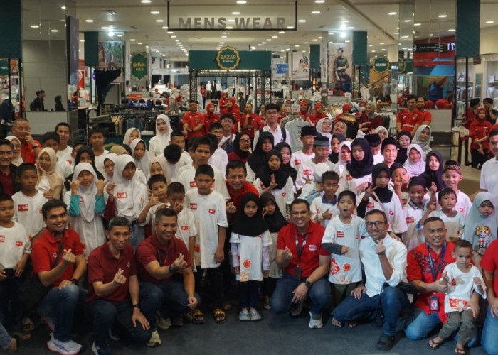 Moment Berbagi 2026, Telkomsel Ajak Anak-anak Panti Asuhan Belanja dan Berbagi Keberkahan di Palembang