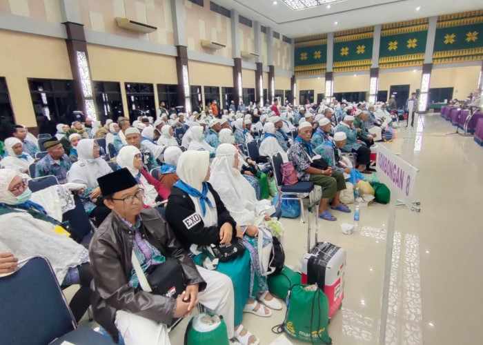 Alhamdulillah, Jemaah Haji Kloter I OKU Timur Tiba di Bandara SMB II Palembang