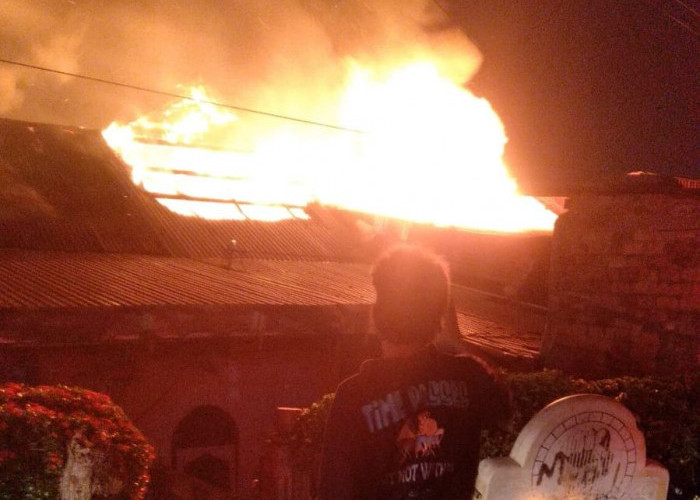 Penyebab Kebakaran di Ario Kemuning Palembang Hanguskan 3 Rumah Warga, Korselting Listrik 