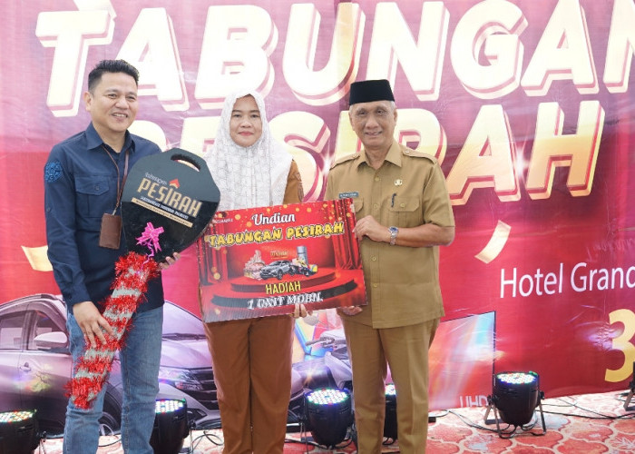 Bank Sumsel Babel Lubuklinggau Beri Kejutan Hadiah Toyota Rush untuk Nasabah Setia Tabungan Pesirah 