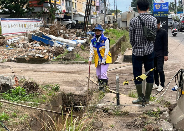 PUPR Palembang Temukan Saluran Air Tertutup di Jalan R Soekamto Sebabkan Banjir
