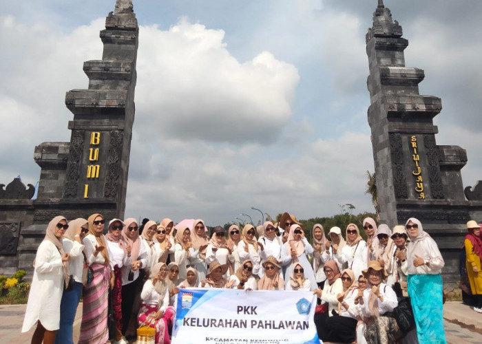 Kompak dan Seru, Happy Holiday Tim Pengerak PKK Kelurahan Pahlawan ke Danau Biru Tanjung Seteko Indralaya