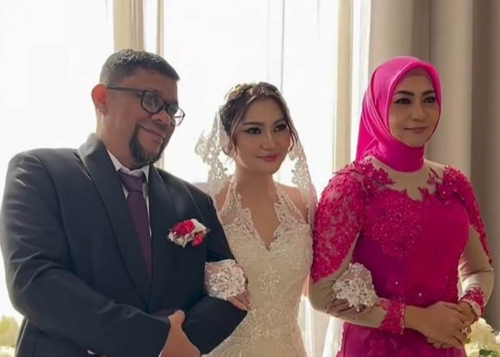 Viral! Orang Tua Muslim Antar Anak Gadis Menikah di Gereja Katolik