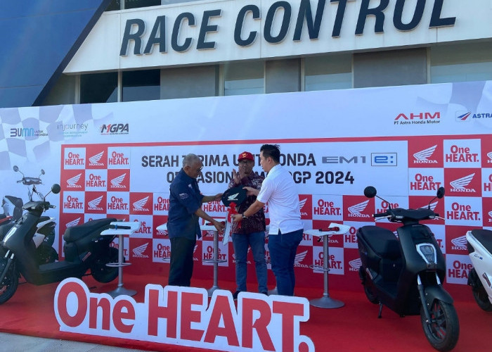 AHM Serahkan 10 Motor Listrik Honda EM1 e: Dukung Balap MotoGP di Sirkuit Mandalika