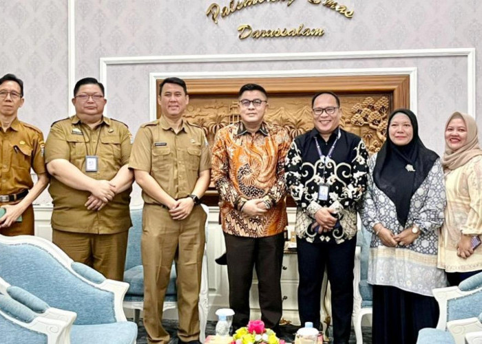 Sekda Aprizal Hasyim Sambut Antusias Harmoni Palembang: Karya Cipta Puisi Pemimpin Sambut HUT 1343 Palembang 