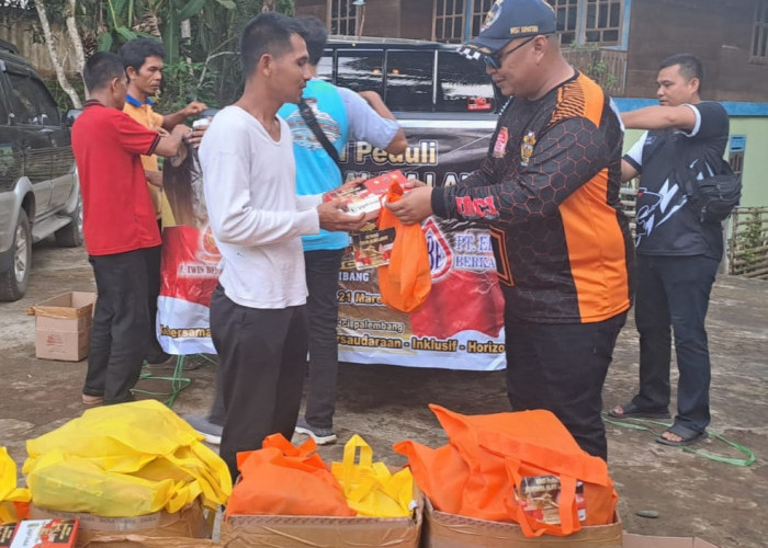 HDCI Palembang Salurkan Ratusan Paket Bantuan ke Korban Banjir Lahat