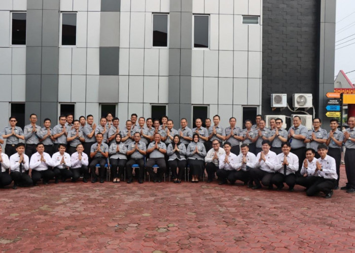 Laksanakan Apel Pagi Pegawai, Kemenkum Sumsel Komitmen Pertahankan WBBM dan Apresiasi Pegawai Teladan