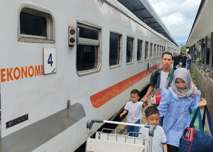 Arus Balik Linggau ke Palembang Terlihat Padat, KA Bukit Serelo Siapkan 5 Gerbong