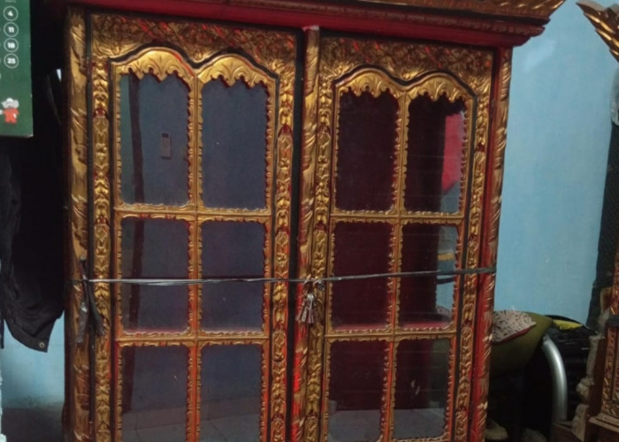 Mengenal Lebih Dekat Lemari Rek Khas Palembang, Warisan Seni Ukir yang Bernilai