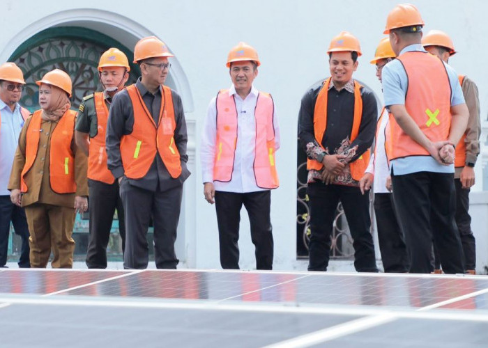 Ratu Dewa Resmikan PLTS di Masjid Agung, Berhasil Hemat Biaya Listrik Hingga Rp 24 Juta per Tahun