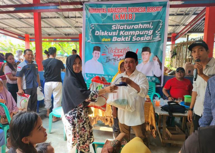 M Sanusi Bagikan Puluhan Ribu Paket Sembako di Dapil 6 Palembang