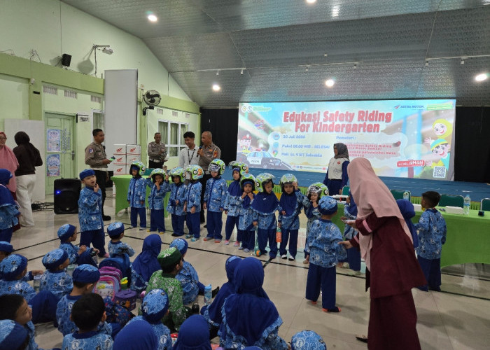 Astra Motor Sumsel Edukasi Safety Riding Hastag Cari Aman di TK IT Salsabila dan SMA Adabiyah Palembang