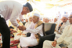 Wagub Sumsel Cik Ujang Ajak Masyarakat Teladani Perjuangan Ulama di Haul Akbar KH Ali Umar Thoyib