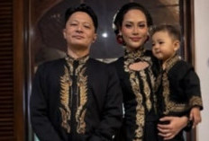 Hadir di Tedak Sinten Andrew, Erika Carlina Balikan dengan DJ Bravy? 
