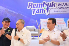 Menko Zulhas Pastikan Ketersediaan Pupuk Subsidi di Sumsel Aman 