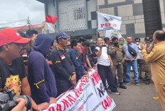 Temui Pendemo, Apriyadi Janji Cari Solusi Atruan Pembelian Solar dalam 2 Pekan