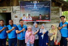 PLN Bengkulu Nyalakan Harapan 473 Warga Lebong, Rumah Kayu di Pelosok Kini Terang Benderang