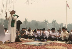 Pemprov Sumsel Kembali Gelar Salat Istisqa, Minta Hujan di Tengah Kabut Asap