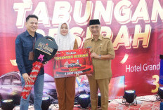 Bank Sumsel Babel Lubuklinggau Beri Kejutan Hadiah Toyota Rush untuk Nasabah Setia Tabungan Pesirah 