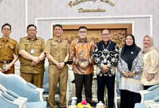 Sekda Aprizal Hasyim Sambut Antusias Harmoni Palembang: Karya Cipta Puisi Pemimpin Sambut HUT 1343 Palembang 