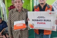 Rumah Zakat Salurkan 100 Paket Buka Puasa untuk Warga Tunanetra di Palembang