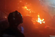 Kebakaran Hebat, Kios Baju dan Mainan di Pasar 16 Ilir Palembang Ludes Dilhap si Jago Merah 