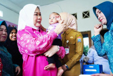 Ketua TP PKK Sumsel Feby Deru Ajak Ibu Rutin Bawa Balita ke Posyandu Demi Kesehatan dan Tumbuh Kembang Optimal